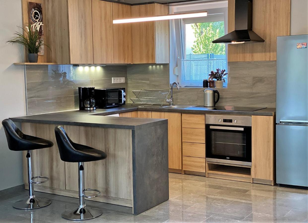 Otium Wellness Apartmanhaz Balatonakarattya Exterior photo